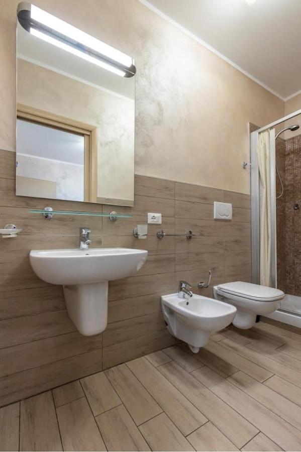 Affittacamere Borgo Roma Верона Экстерьер фото