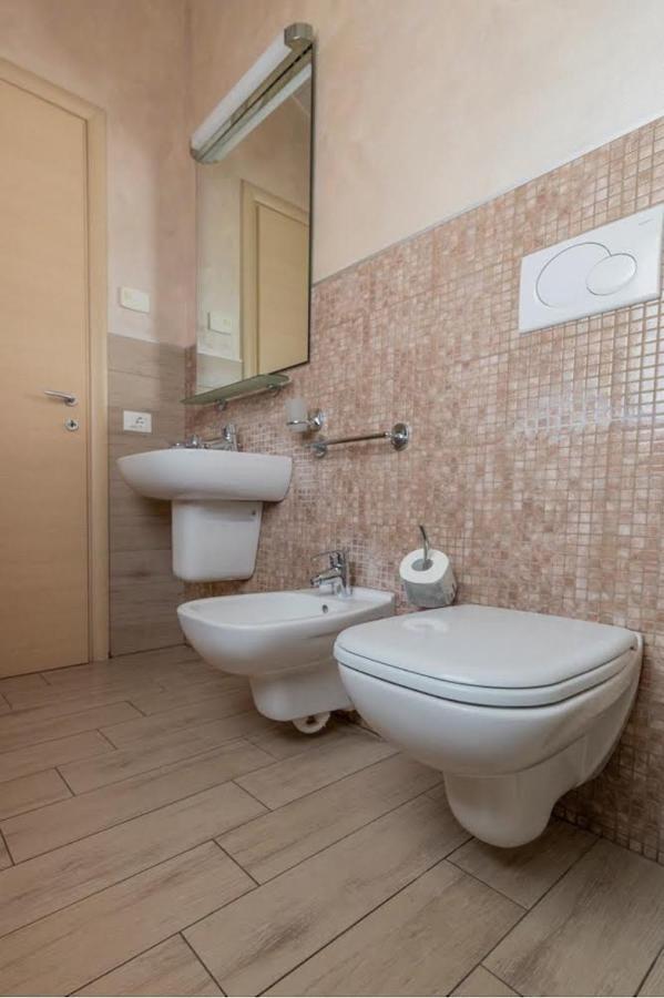 Affittacamere Borgo Roma Верона Экстерьер фото